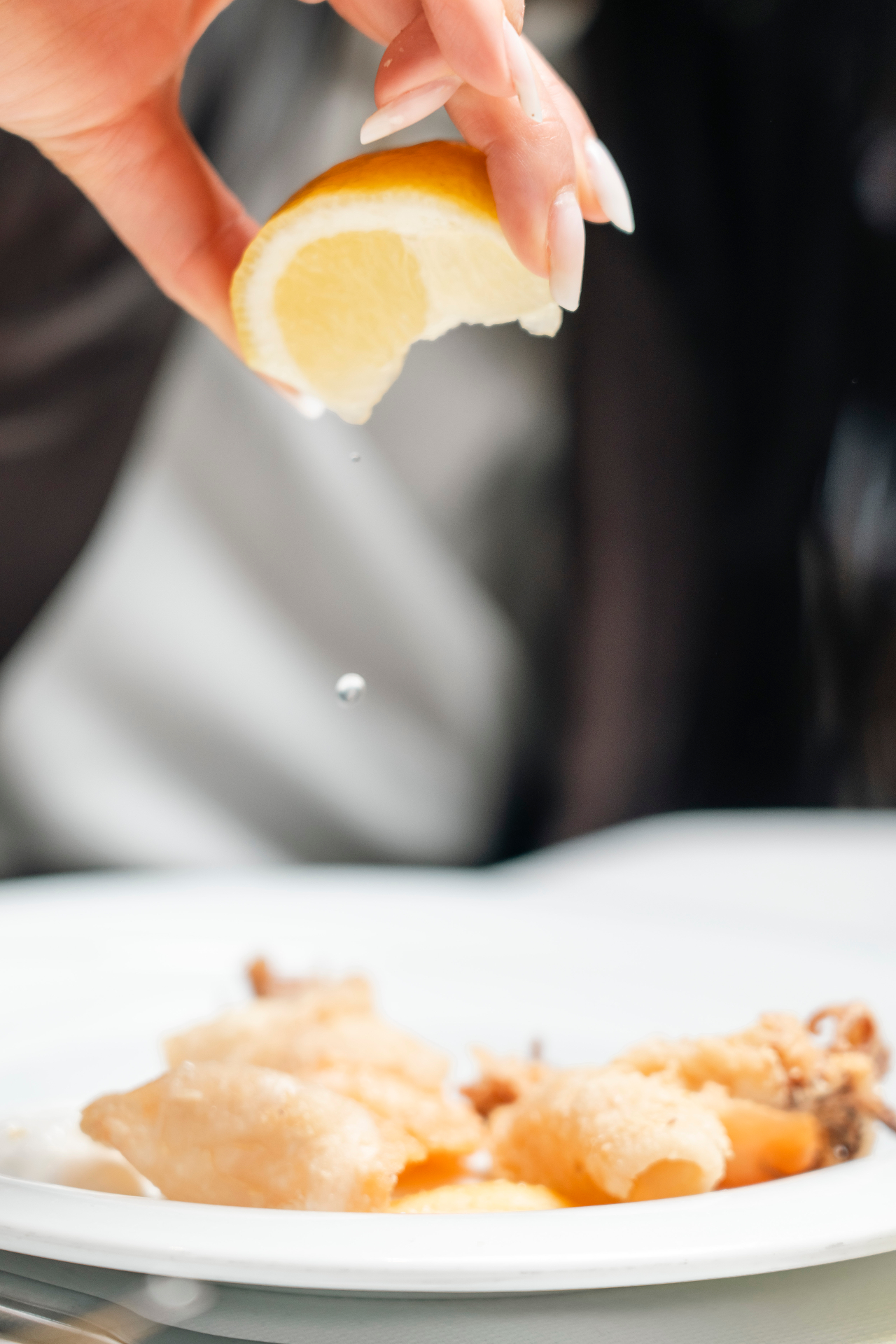 Frittura di calamari con limone